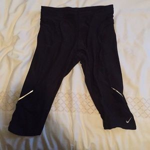 Black nike capris